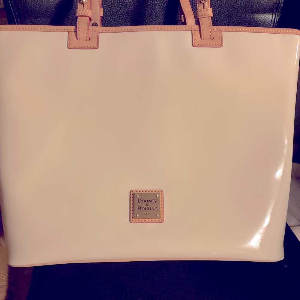Dooney & Bourke Tote